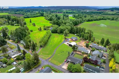 801 S Park St, Carlton, OR 97111 - Photo 8