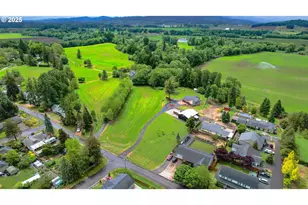 801 S Park St, Carlton, OR 97111 - Photo 8