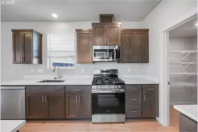 865 Legacy St, Eugene, OR 97402 - Photo 4