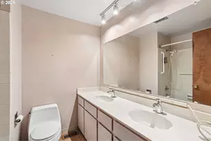 9637 SW 62nd Ave, Portland, OR 97219 - Photo 12