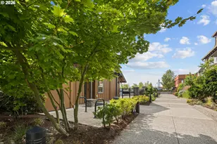 14323 SW Burlwood Ln, Beaverton, OR 97005 - Photo 44