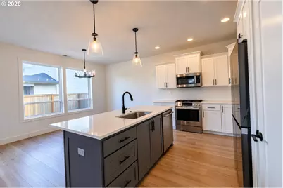 948 NE 17th Ave, Canby, OR 97013 - Photo 12