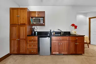 16431 SW Timberland Dr, Beaverton, OR 97007 - Photo 38