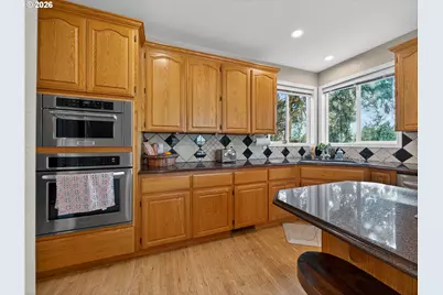 16431 SW Timberland Dr, Beaverton, OR 97007 - Photo 6