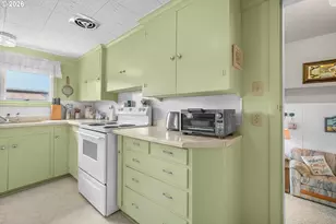 6984 NW Finisterre Ave, Yachats, OR 97498 - Photo 18