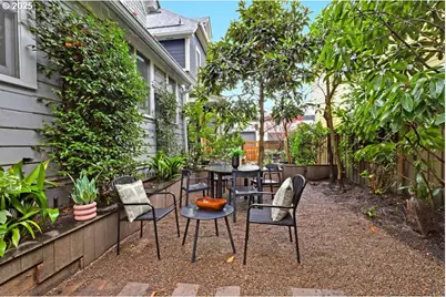 1710 NW Hoyt St, Portland, OR 97209 - Photo 34