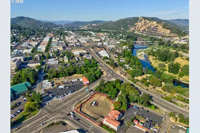 328 NE Winchester St, Roseburg, OR 97470 - Photo 30