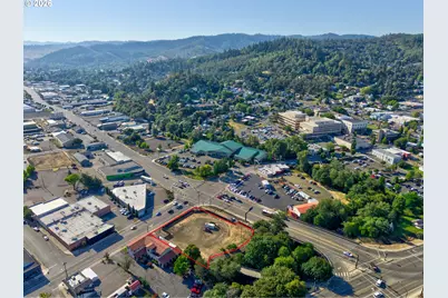 328 NE Winchester St, Roseburg, OR 97470 - Photo 26