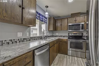 1412 Marlys Ct, Forest Grove, OR 97116 - Photo 4