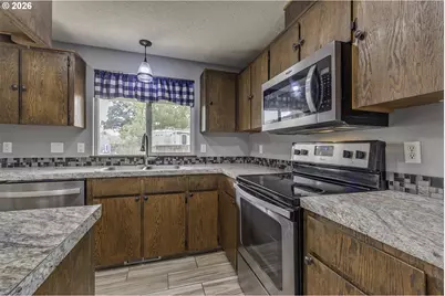 1412 Marlys Ct, Forest Grove, OR 97116 - Photo 6