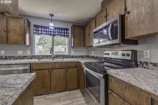 1412 Marlys Ct, Forest Grove, OR 97116 - Photo 6