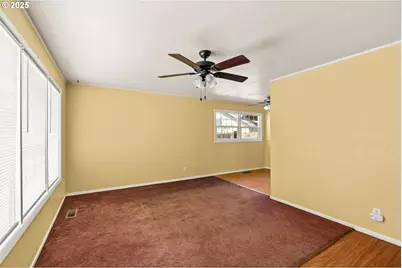 830 S 7th St, Cottage Grove, OR 97424 - Photo 18