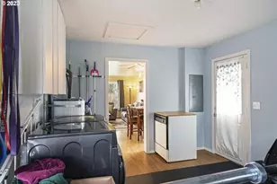 830 S 7th St, Cottage Grove, OR 97424 - Photo 8