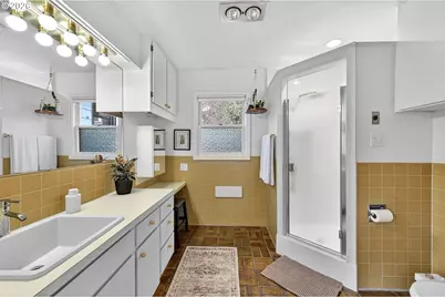 635 SE 55th Ave, Portland, OR 97215 - Photo 14