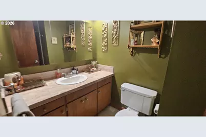 1123 SE Hawthorne Dr, Roseburg, OR 97470 - Photo 22