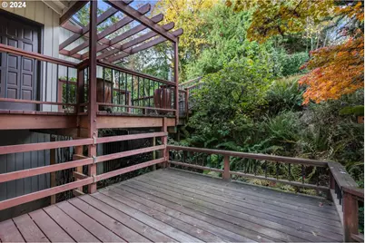 1060 Upper Devon Ln, Lake Oswego, OR 97034 - Photo 20