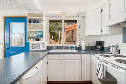 640 Ocean Rd, Manzanita, OR 97130 - Photo 12