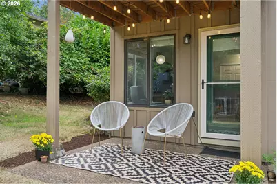 6928 SW Montauk Cir, Lake Oswego, OR 97035 - Photo 18