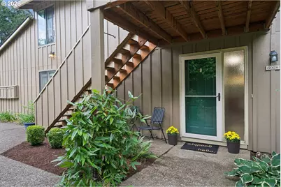 6928 SW Montauk Cir, Lake Oswego, OR 97035 - Photo 2