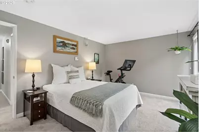 6928 SW Montauk Cir, Lake Oswego, OR 97035 - Photo 12