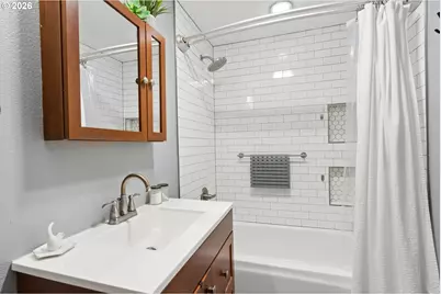 6928 SW Montauk Cir, Lake Oswego, OR 97035 - Photo 14