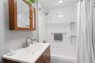 6928 SW Montauk Cir, Lake Oswego, OR 97035 - Photo 14