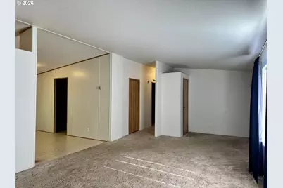 303 Lane Ave, La Grande, OR 97850 - Photo 2