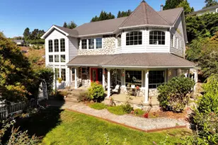 217 Marine Dr, Brookings, OR 97415 - Photo 1