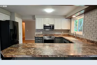 815 Valleywood Dr, Salem, OR 97306 - Photo 12
