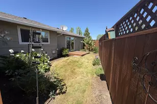 200 S Cascade Dr, Woodburn, OR 97071 - Photo 32