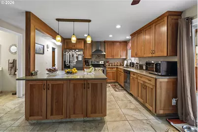 200 S Cascade Dr, Woodburn, OR 97071 - Photo 12