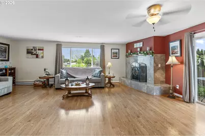 200 S Cascade Dr, Woodburn, OR 97071 - Photo 8