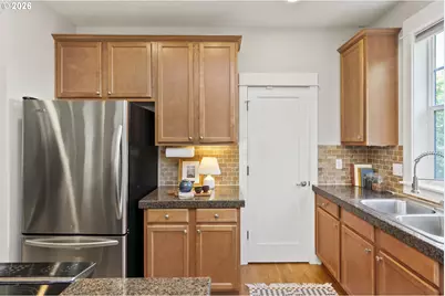 1314 NE Junior St, Portland, OR 97211 - Photo 18