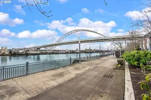 1660 NW Riverscape Dr, Portland, OR 97209 - Photo 34