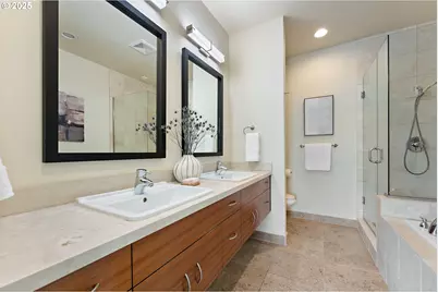 1660 NW Riverscape Dr, Portland, OR 97209 - Photo 24