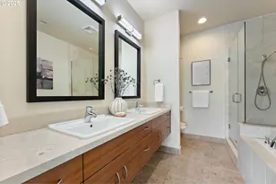 1660 NW Riverscape Dr, Portland, OR 97209 - Photo 24