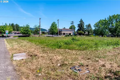 3200 E Haworth Ave, Newberg, OR 97132 - Photo 2