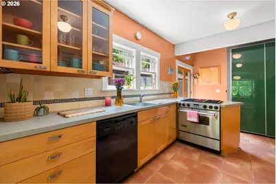 4246 NE Hoyt St, Portland, OR 97213 - Photo 12