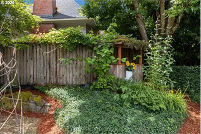 4246 NE Hoyt St, Portland, OR 97213 - Photo 26