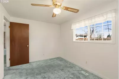 3805 SE 180th Pl, Portland, OR 97236 - Photo 16