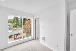 9418 N Bristol Ave, Portland, OR 97203 - Photo 16