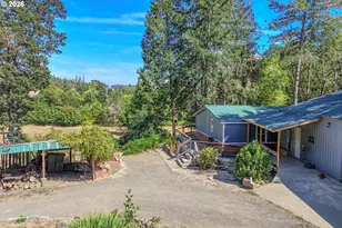 2892 Coos Bay Wagon Rd, Roseburg, OR 97471 - Photo 4