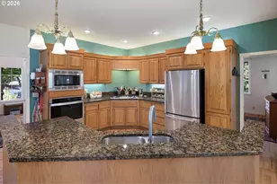 2002 Morning View Dr, Eugene, OR 97405 - Photo 10