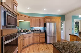 2002 Morning View Dr, Eugene, OR 97405 - Photo 12