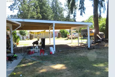 713 SE Englewood Dr, Hillsboro, OR 97123 - Photo 8