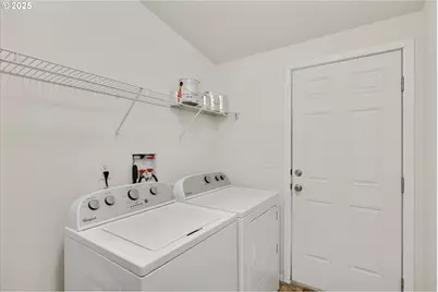 21100 NE Sandy Blvd #39, Fairview, OR 97024 - Photo 20