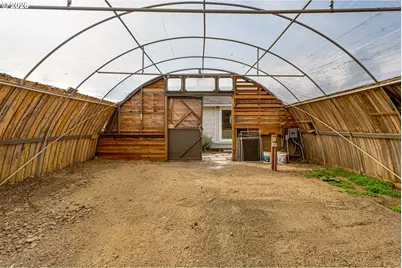 111 Holeman Ave, Eugene, OR 97404 - Photo 40