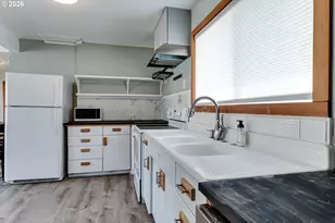 111 Holeman Ave, Eugene, OR 97404 - Photo 12