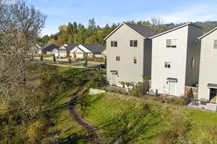 4236 E Willakenzie St, Newberg, OR 97132 - Photo 38