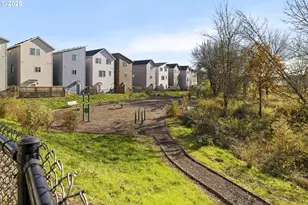 4236 E Willakenzie St, Newberg, OR 97132 - Photo 36